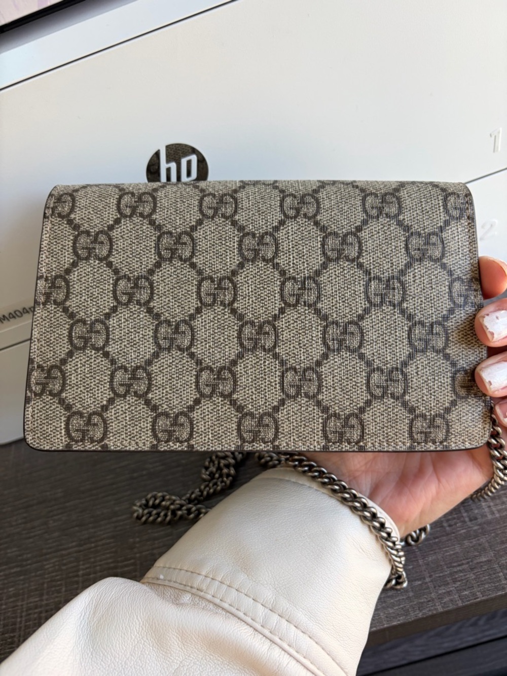 Gucci GG Supreme Dionysus Shoulder Bag in Beige and Brown - Picture 3 of 5